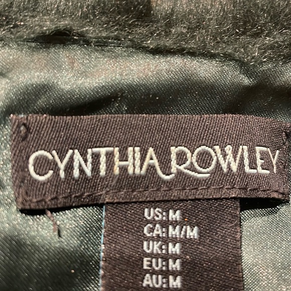 $🔽Beautiful Christmas 🎄 Closet Addition! Teal Green and Black Winter Tunic Vest. - Picture 7 of 8